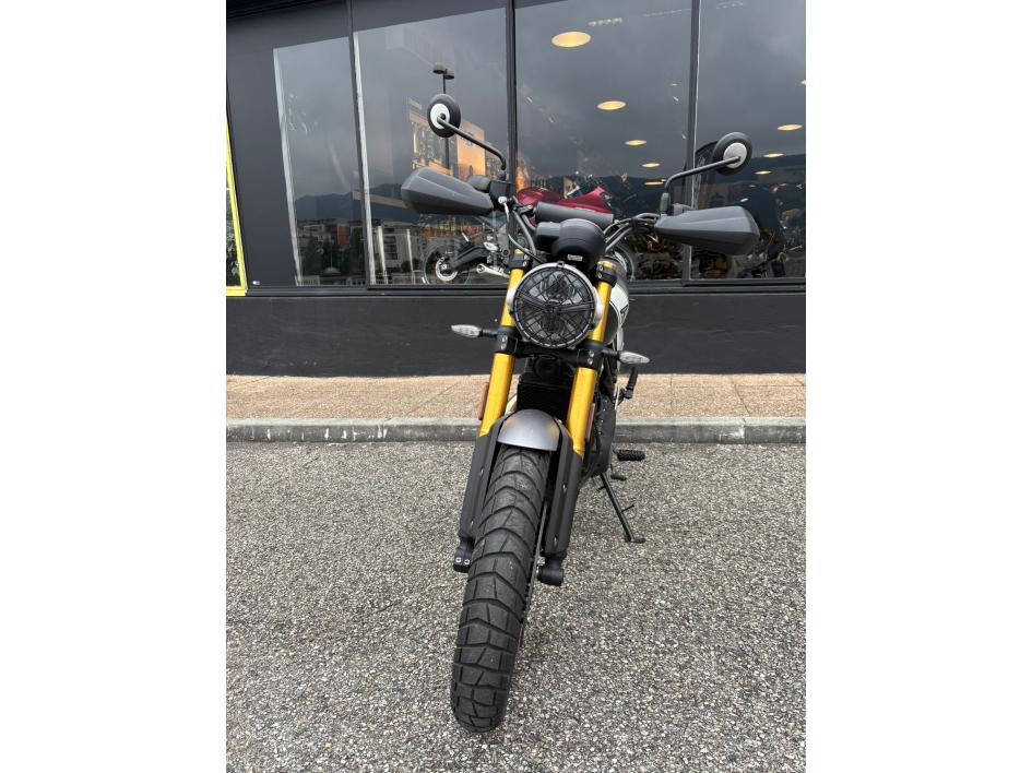 TRIUMPH Scrambler 400 X