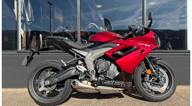 TRIUMPH 	DAYTONA 660