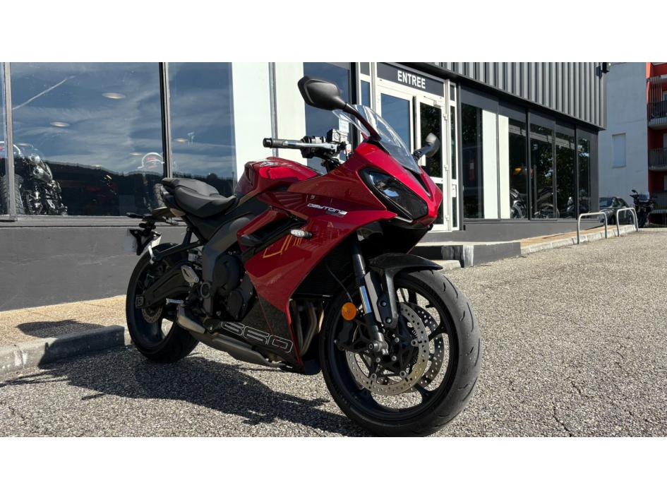 TRIUMPH 	DAYTONA 660 A2