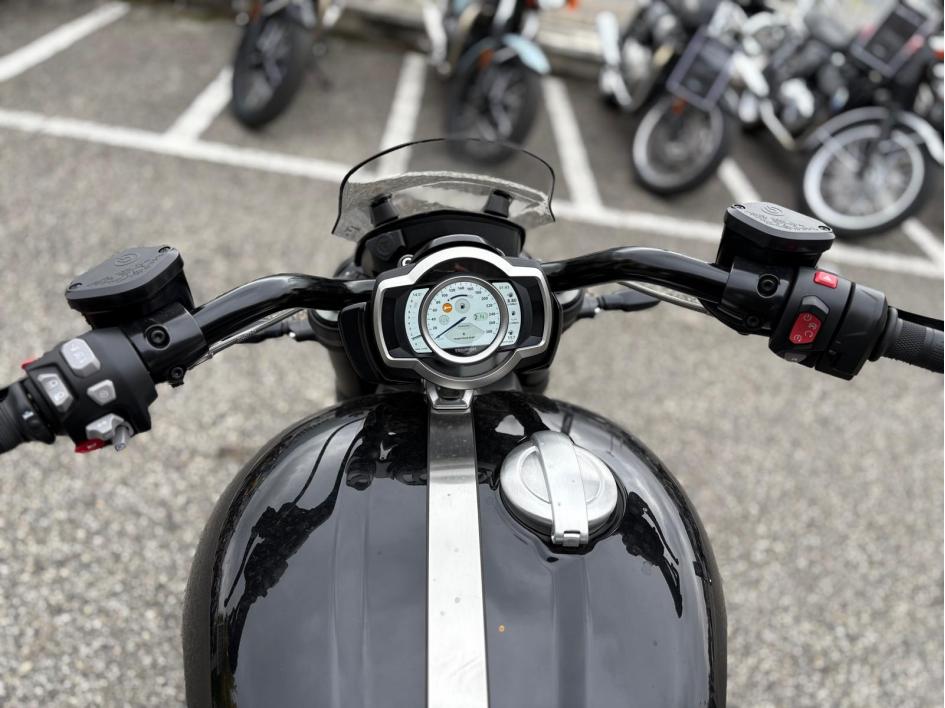 TRIUMPH Rocket 3 GT Storm
