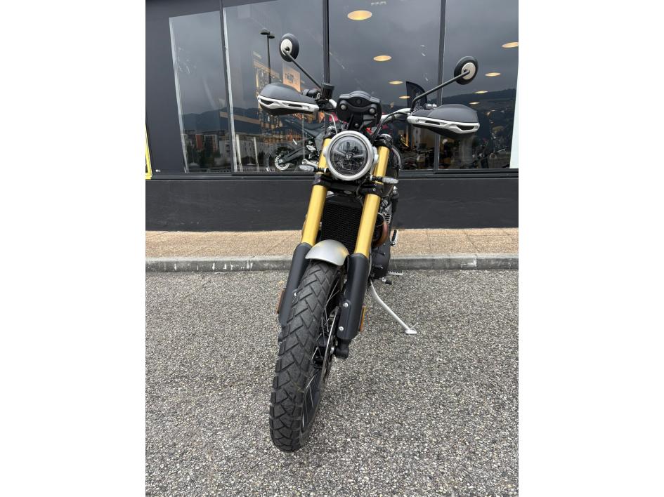 TRIUMPH SCRAMBLER 1200 XE