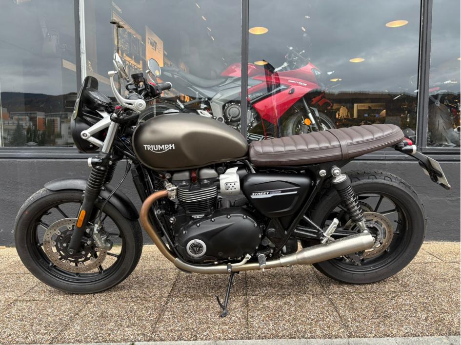 TRIUMPH STREET TWIN  900