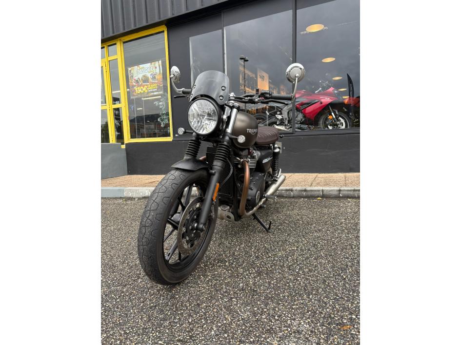 TRIUMPH STREET TWIN  900