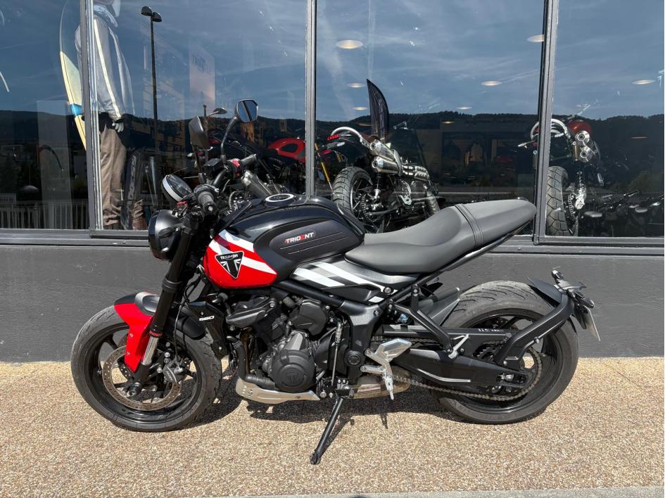 TRIUMPH TRIDENT 660 A2
