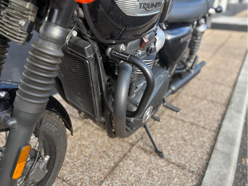 TRIUMPH Bonneville T100 A2