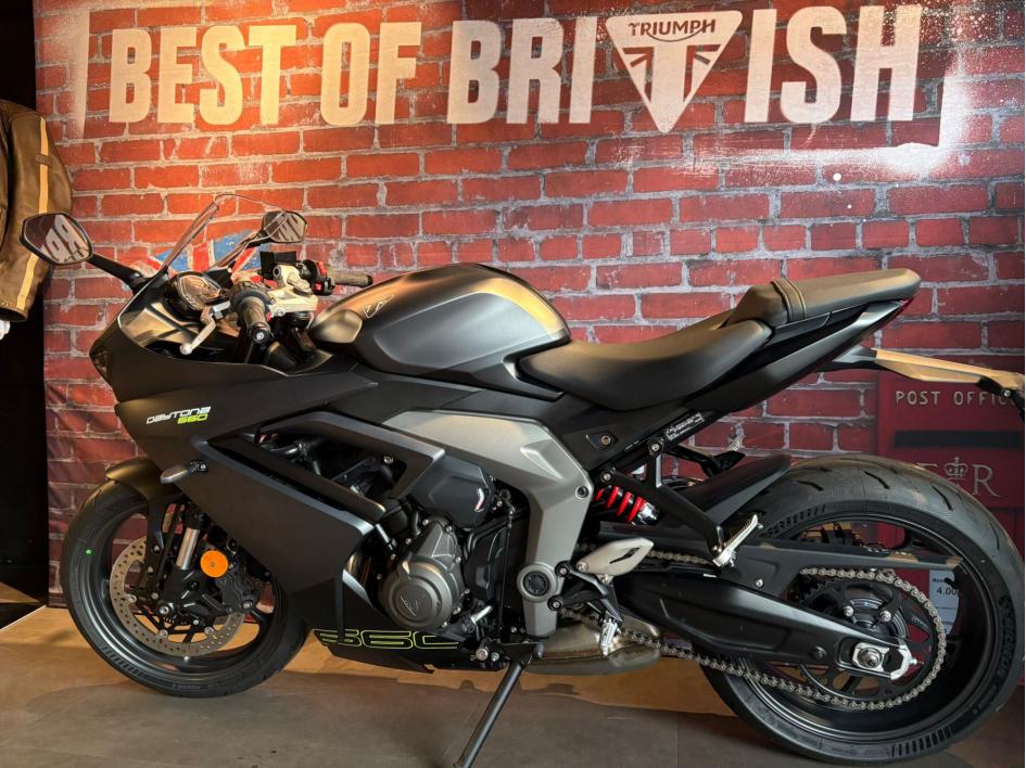TRIUMPH DAYTONA 660 (500€ d'accessoires Triumph offert + A2 à 1€)