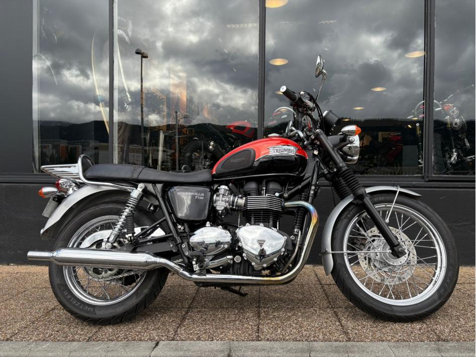 TRIUMPH BONNEVILLE 865 T100